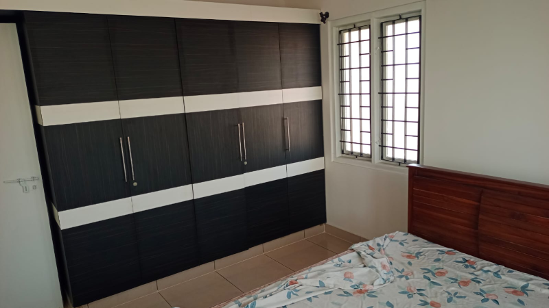 1500 Sq Ft 3BHK Semi-Furnished Flat for Sale in Ballalbag | West Facing