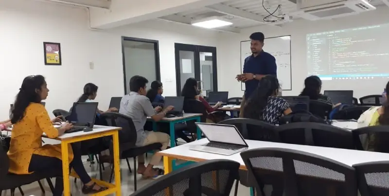 Students learning IT skills in Kannada, MicroDegree programme
